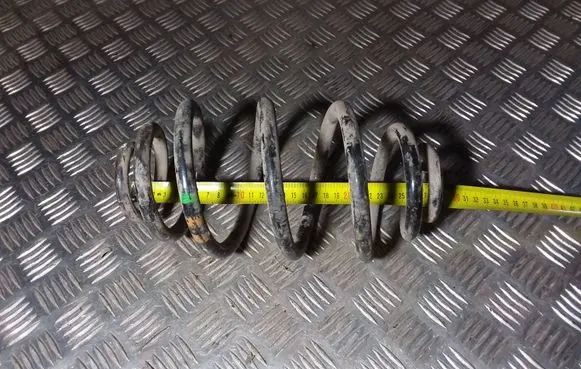 Volkswagen PASSAT B5 Rear coil spring