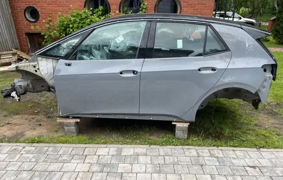 Volkswagen ID.3 Pillar (middle) 