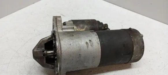 Opel Zafira B Starter motor 55353857