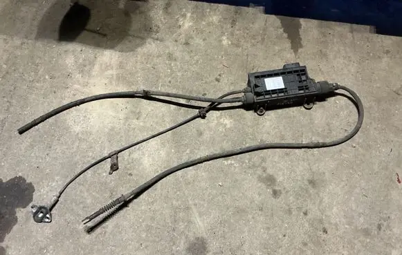 Toyota Avensis T270 Hand brake control module 4630005032 10220201494 004667370445
