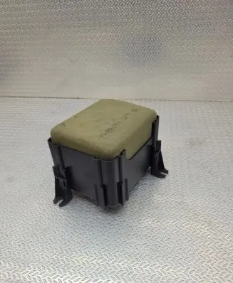 Mercedes-Benz E C207 W207 Central locking vacuum pump A0008000018