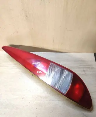 Ford Mondeo Mk III Rear/tail lights 1S7113404C
