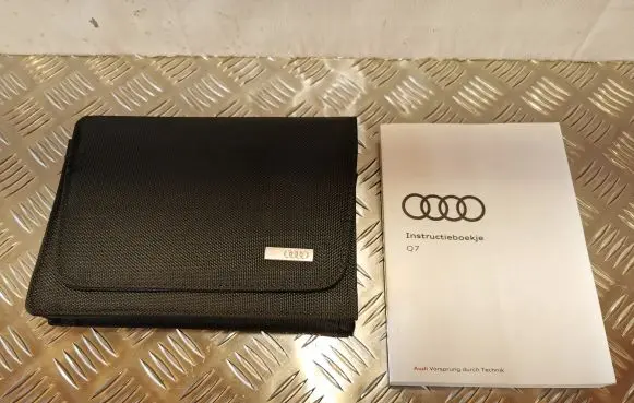 Audi Q7 4M Owners service history hand book 4M0012732AF