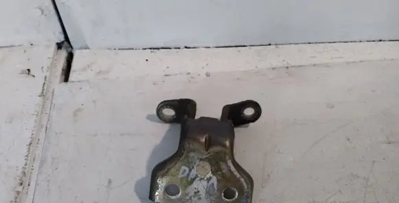 Chevrolet Epica Rear door lower hinge
