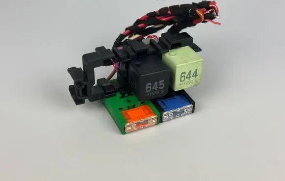 Audi A5 8T 8F Fuse 8A0937530