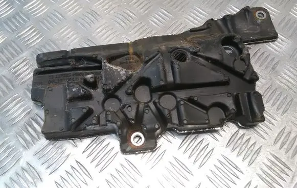 Volkswagen PASSAT B8 Heat shield in engine bay 04L103954D