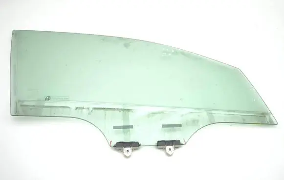 Nissan Leaf II (ZE1) Front door window glass four-door