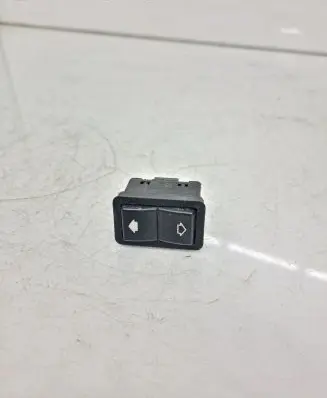 BMW 5 E39 Electric window control switch 8368974