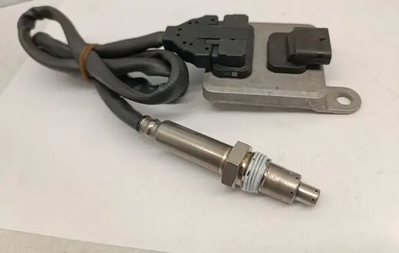 Mercedes-Benz Vito Viano W447 Lambda probe sensor A0009058611 2303090161 0009058611