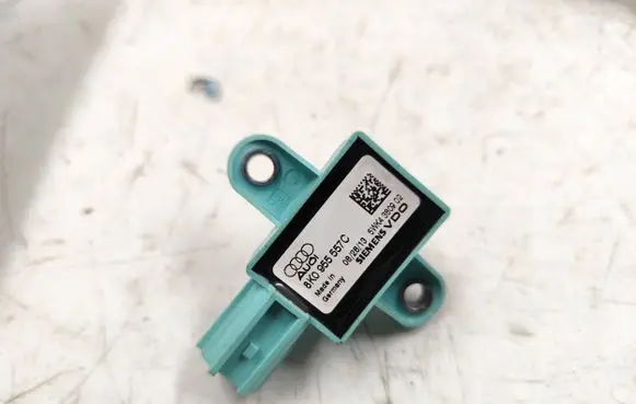 Audi A4 S4 B8 8K Airbag deployment crash/impact sensor 8K0955557 306088