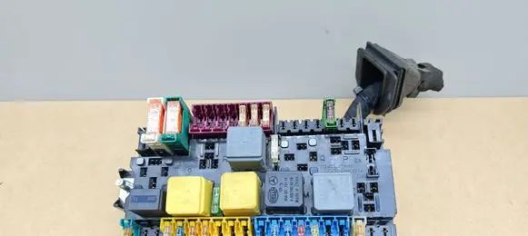 Mercedes-Benz A W176 Fuse module A2469060093