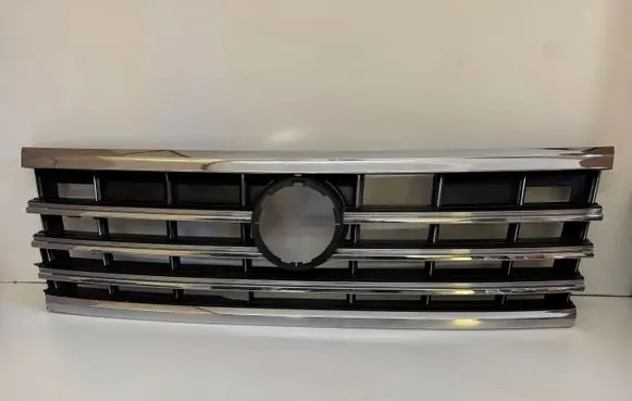 Volkswagen Touareg III Front bumper upper radiator grill 760853653E 760853651L