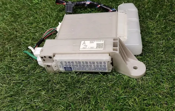 Lexus GS 250 350 300H 450H Fuse module 8267030340B