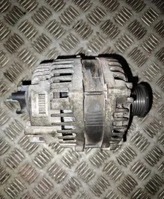 Opel Vivaro Generator/alternator 231009096R