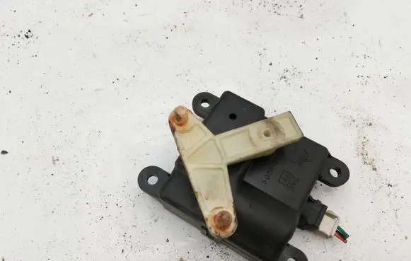 Nissan Primera Air flap motor/actuator 3T05030820