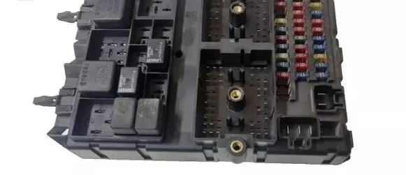 Jeep Grand Cherokee (WJ) Fuse module P56042942AC
