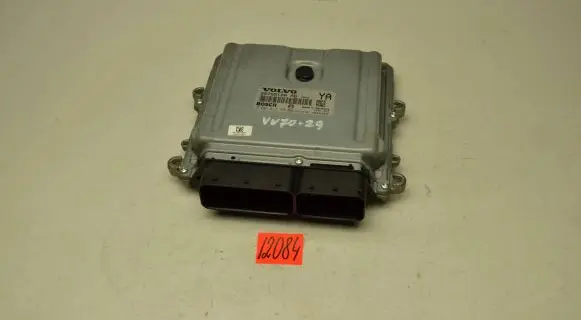Volvo V70 Engine control unit/module 30785100 1039S18372 0281012765