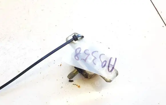 Mitsubishi Outlander Tailgate/trunk/boot hinge