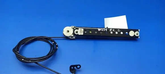 Mercedes-Benz S W221 Seat belt adjustment motor 2218600188 33039867 ZA70306