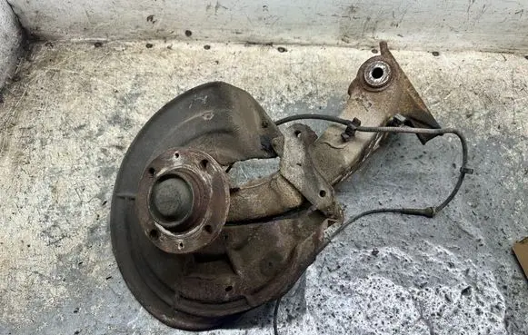 Citroen C5 Rear wheel hub