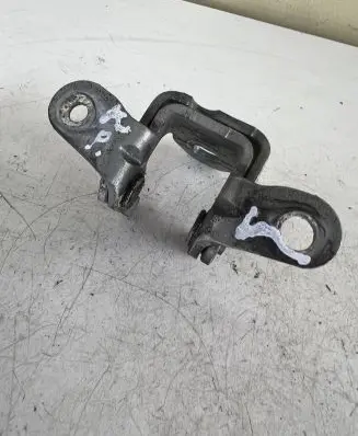 Jeep Patriot Front door upper hinge