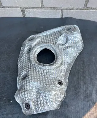 Toyota C-HR I Exhaust heat shield 