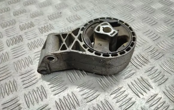 Opel Insignia A Engine mount bracket 13228305