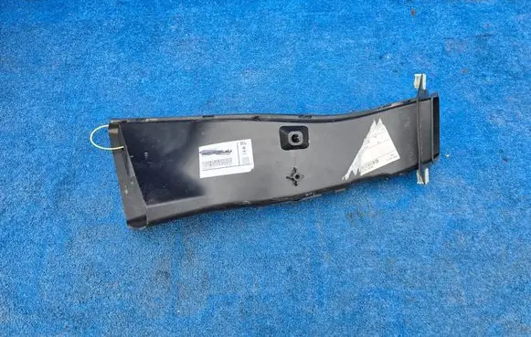 BMW 2 F45 Intercooler air guide/duct channel 7468503