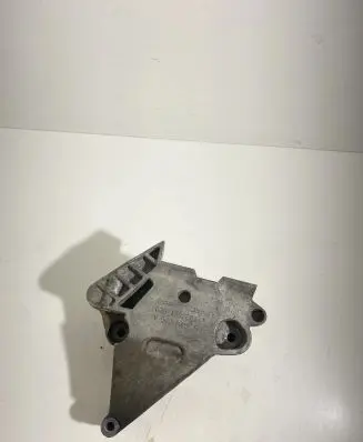 Volkswagen Touran I Engine mounting bracket 03G199207A