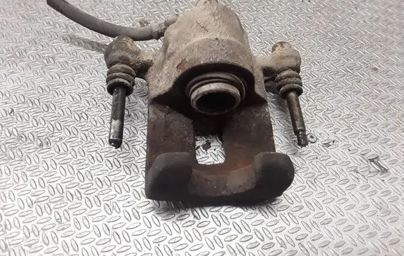 Nissan X-Trail T30 Rear brake caliper 