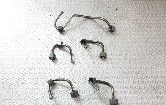 Volvo S40, V40 Fuel injector supply line/pipe 
