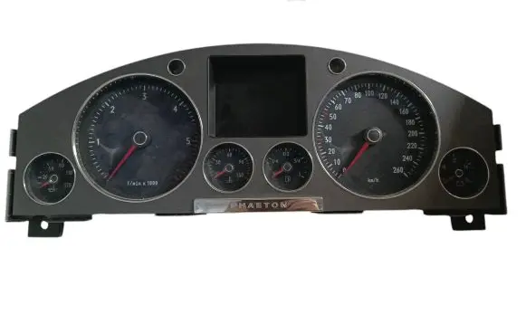 Volkswagen Phaeton Speedometer (instrument cluster) 3D0920885K 2222000214 0263661004
