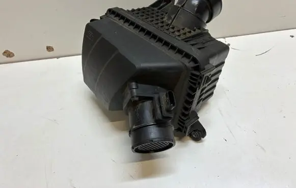 KIA Ceed Air filter box 28110M6900