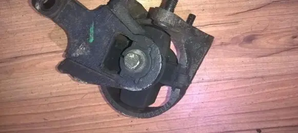Ford Mondeo MK II Engine mount bracket 93bb6p092ce 93bb-6p092-ce