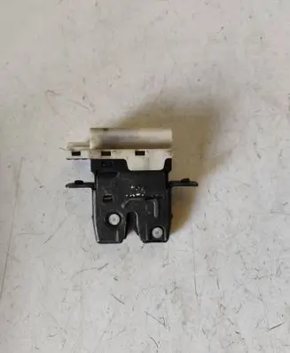 Nissan Primera Tailgate/trunk/boot lock/catch/latch 90502AV700