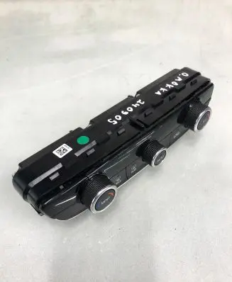 Opel Mokka B Climate control unit 9831889280