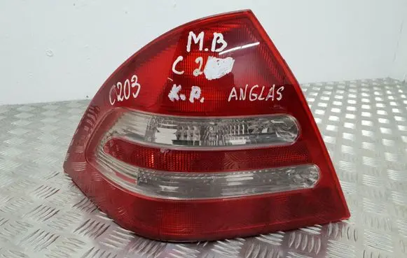 Mercedes-Benz C W203 Rear/tail lights 203828