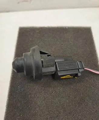 Dacia Sandero III Front door sensor 