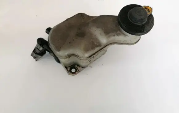 Brake fluid reservoir