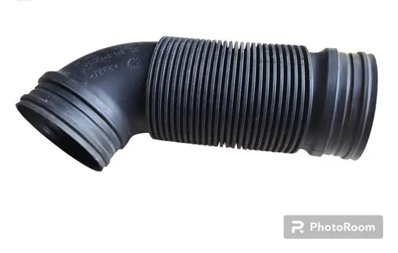Volkswagen Golf V Air intake hose/pipe 1K0129684B
