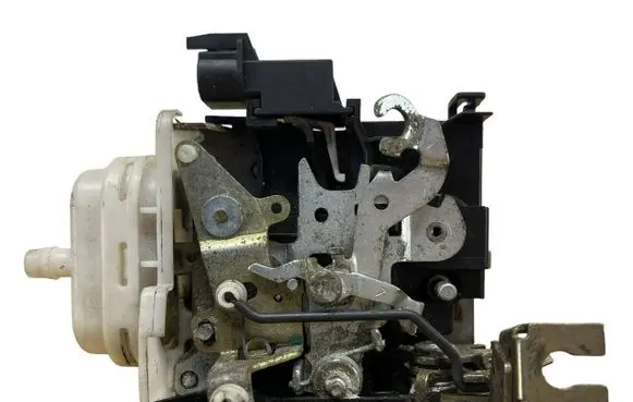 Audi A4 S4 B5 8D Front door lock 4D2837015D