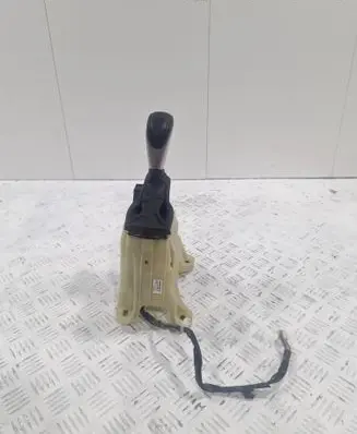 Mitsubishi Eclipse Cross Gear shifter/selector 2400A555