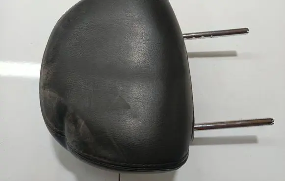 Chevrolet HHR Front seat headrest 