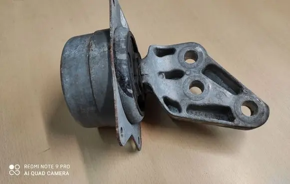 Cadillac SRX Gearbox mount 20847582