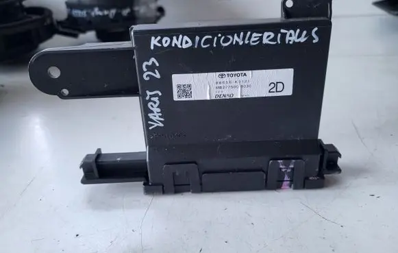Toyota Yaris XP210 Air conditioner control unit module 88650K0121