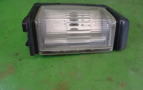 Nissan Terrano Front indicator light 