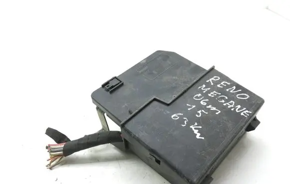 Renault Megane II Fuse module 8200481866