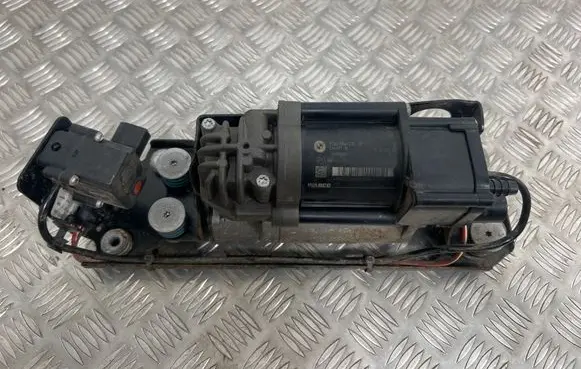 BMW 5 F10 F11 Air suspension compressor/pump 6864215 24449710 10R036089