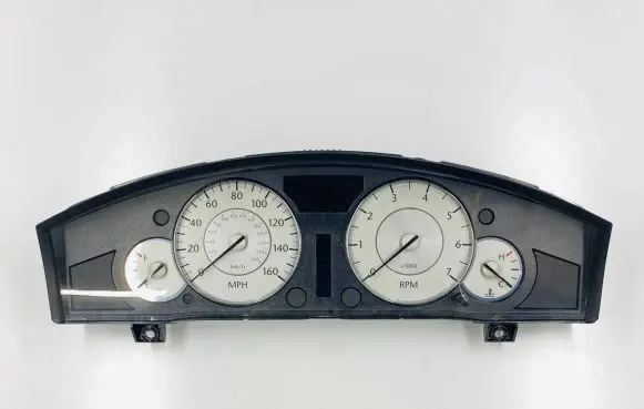Speedometer (instrument cluster)