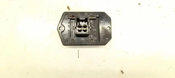 Toyota Yaris Heater blower fan relay 10E301